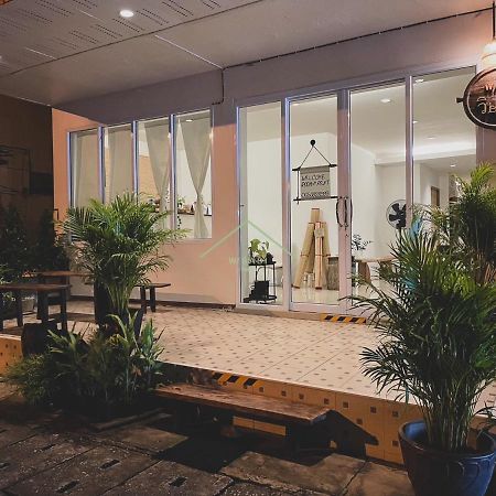 W/Sasi Hometel วิษศศิโฮมเทล นครพนม Kültér fotó